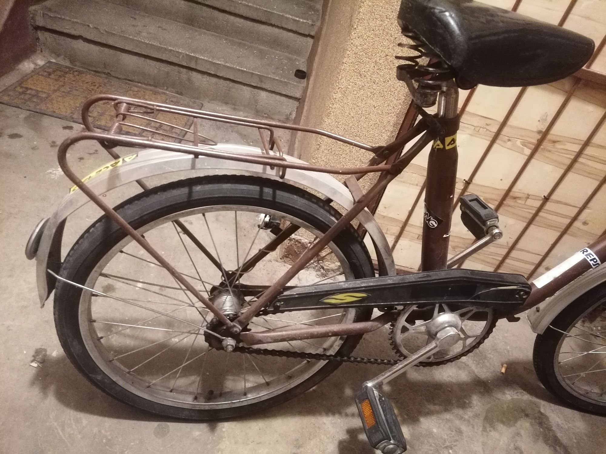 Stary rower z czasów PRL