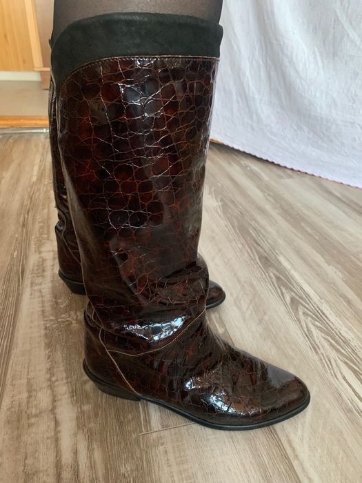 Шкіряні жіночі чоботи-козаки бордового кольору (Італія).Розмір 41.