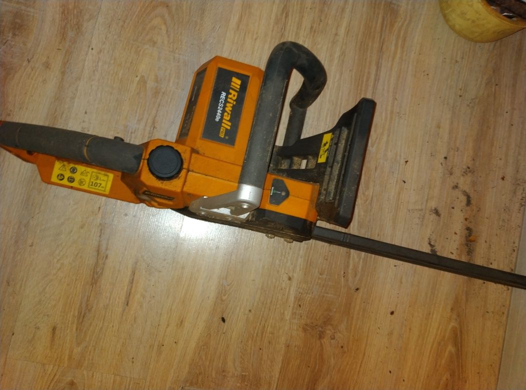 Piła łańcuchowa elektryczna BARDZO MOCNA jak nowa RIWALL RCS2440E 220V