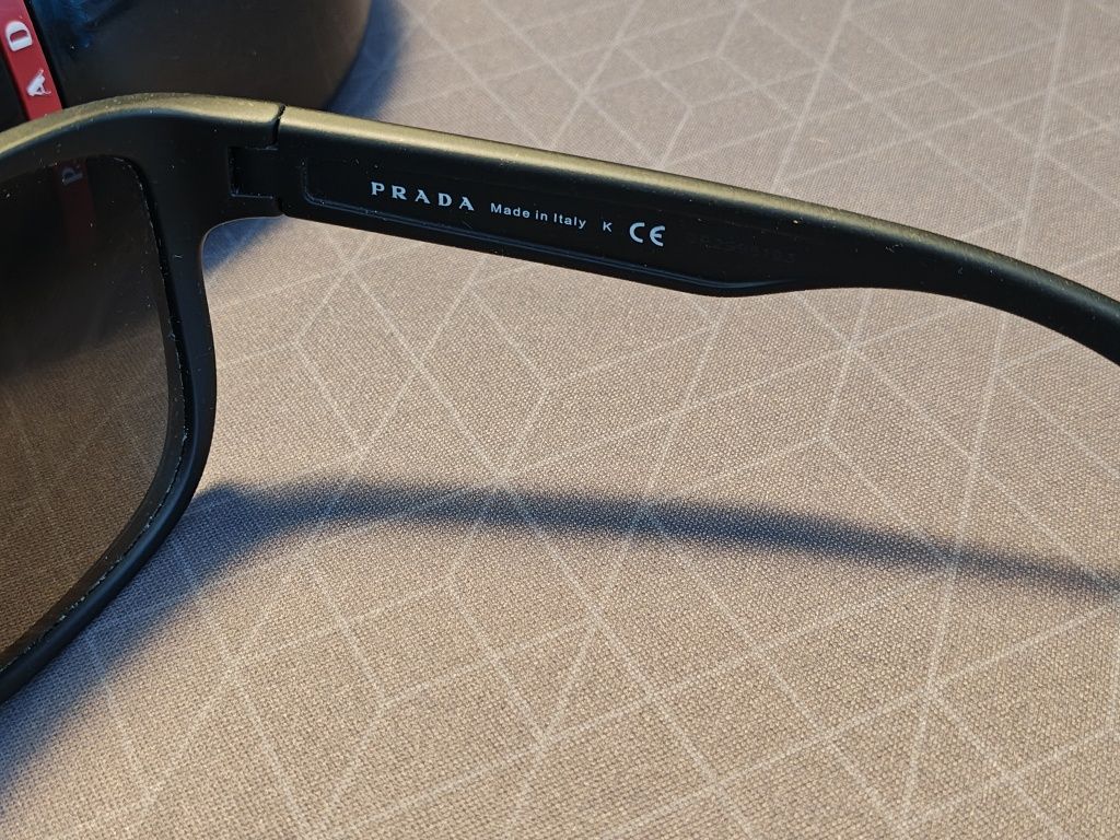Óculos Prada SPS01U