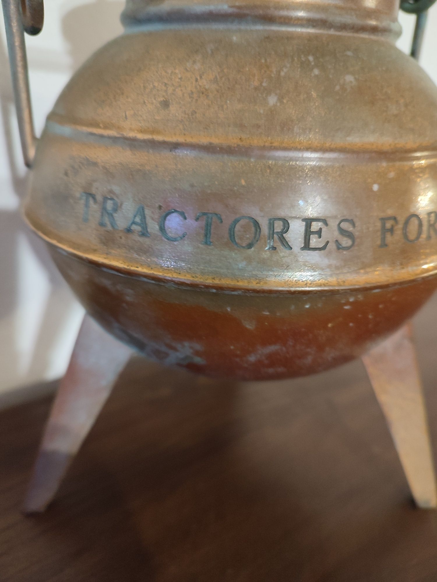 Panela decorativa em cobre três pés