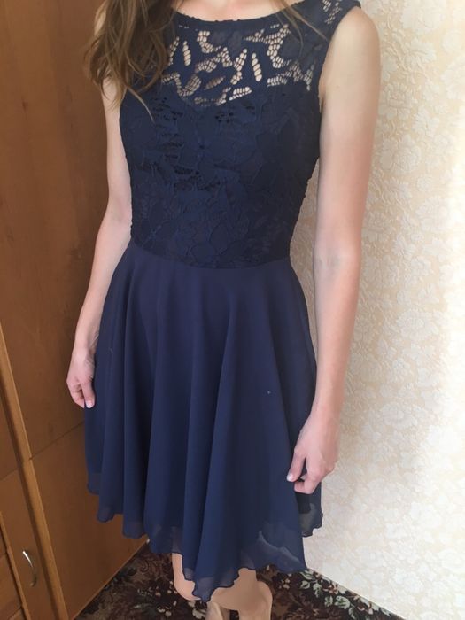 Платье нарядное (размер S)