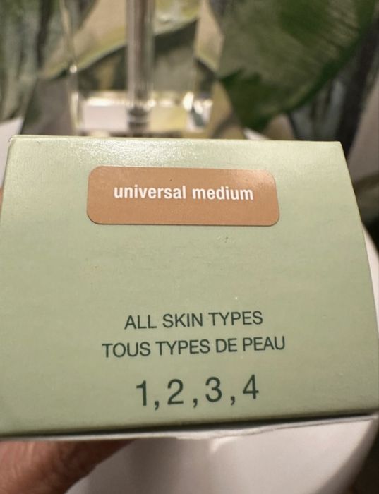 Clinique Creme Hidratante com Cor Moisture Surge SPF25