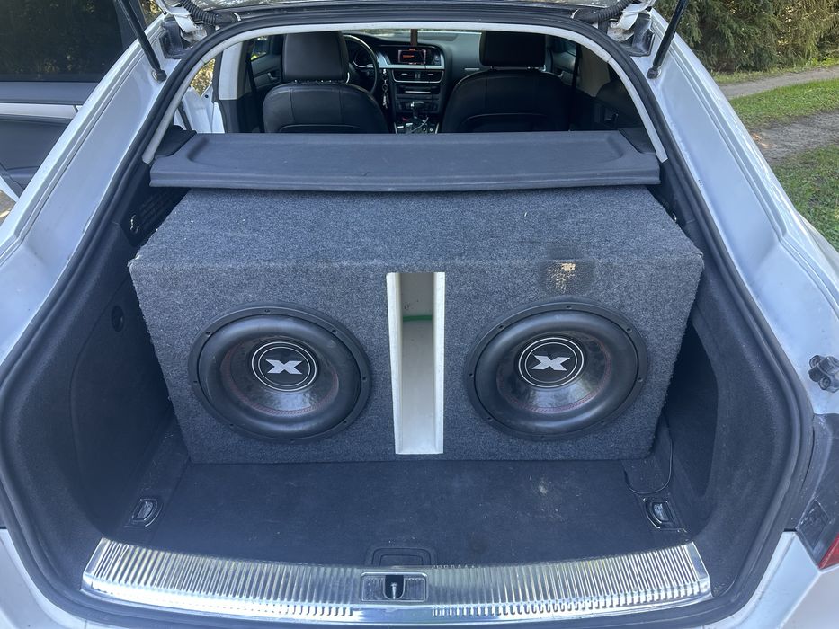 Subwoofer zestaw glosniki i wzmacniacz