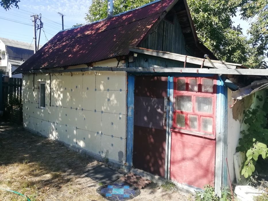 Продам земельну ділянку з будиночком Багрин Фастівський район.