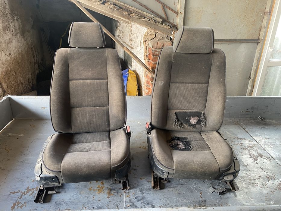 Сидіння бмв в робочому стані