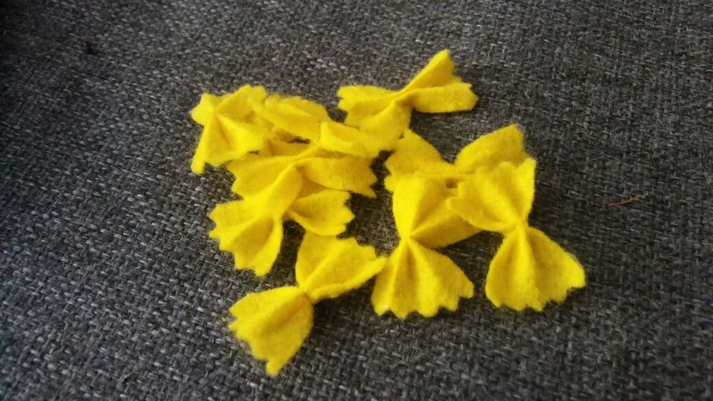 Makaron z filcu do zabawy (handmade rękodzieło) Montesorri (10szt)