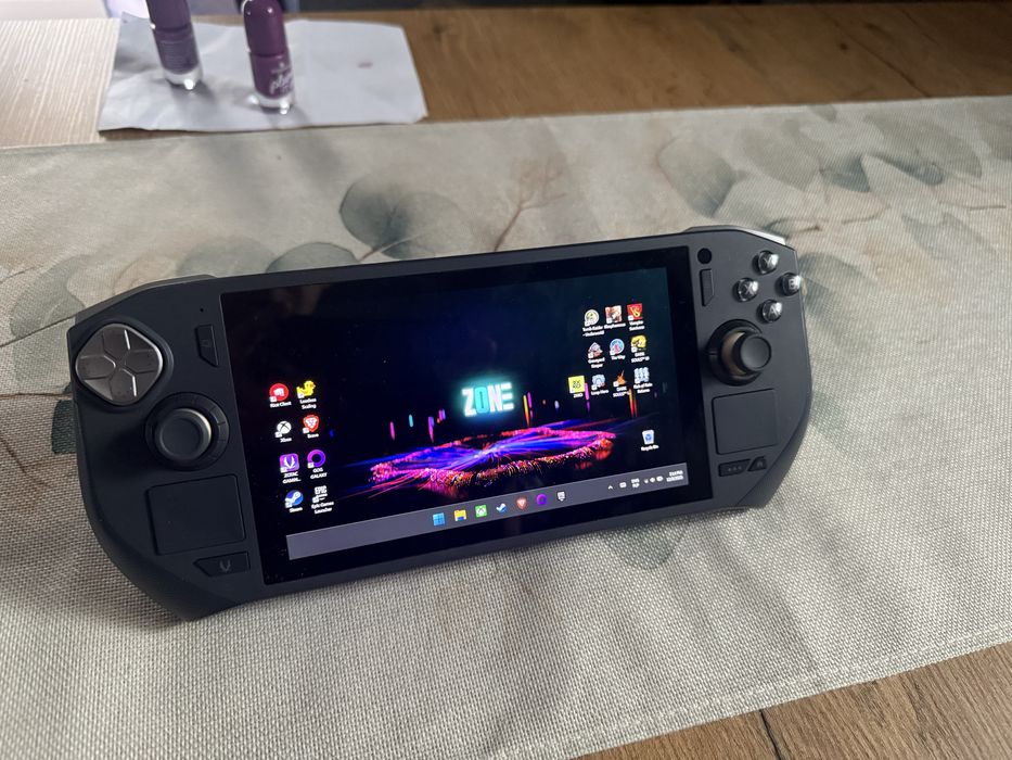 Konsola przenośna Zotac Gaming Zone Handheld