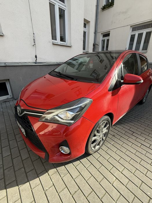 Toyota Yaris III 1.3  | Prestige | Czerwone wnętrze | Panorama