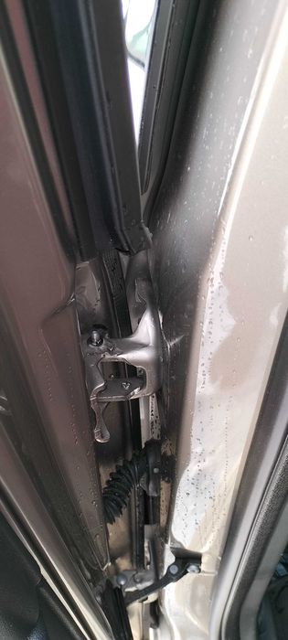 Чудовий автомобіль кросоверр.