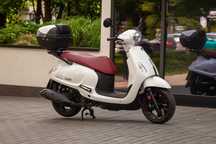 Skuter skutery wynajem wypożyczalnia holiday scooter rental