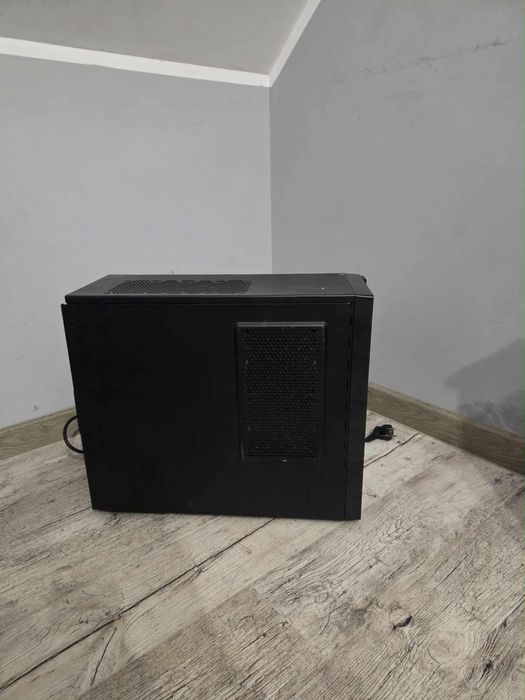 komputer Intel i7-8700K DDR4 SSD Samsung 960 EVO 250 GB 	HDD 500 GB