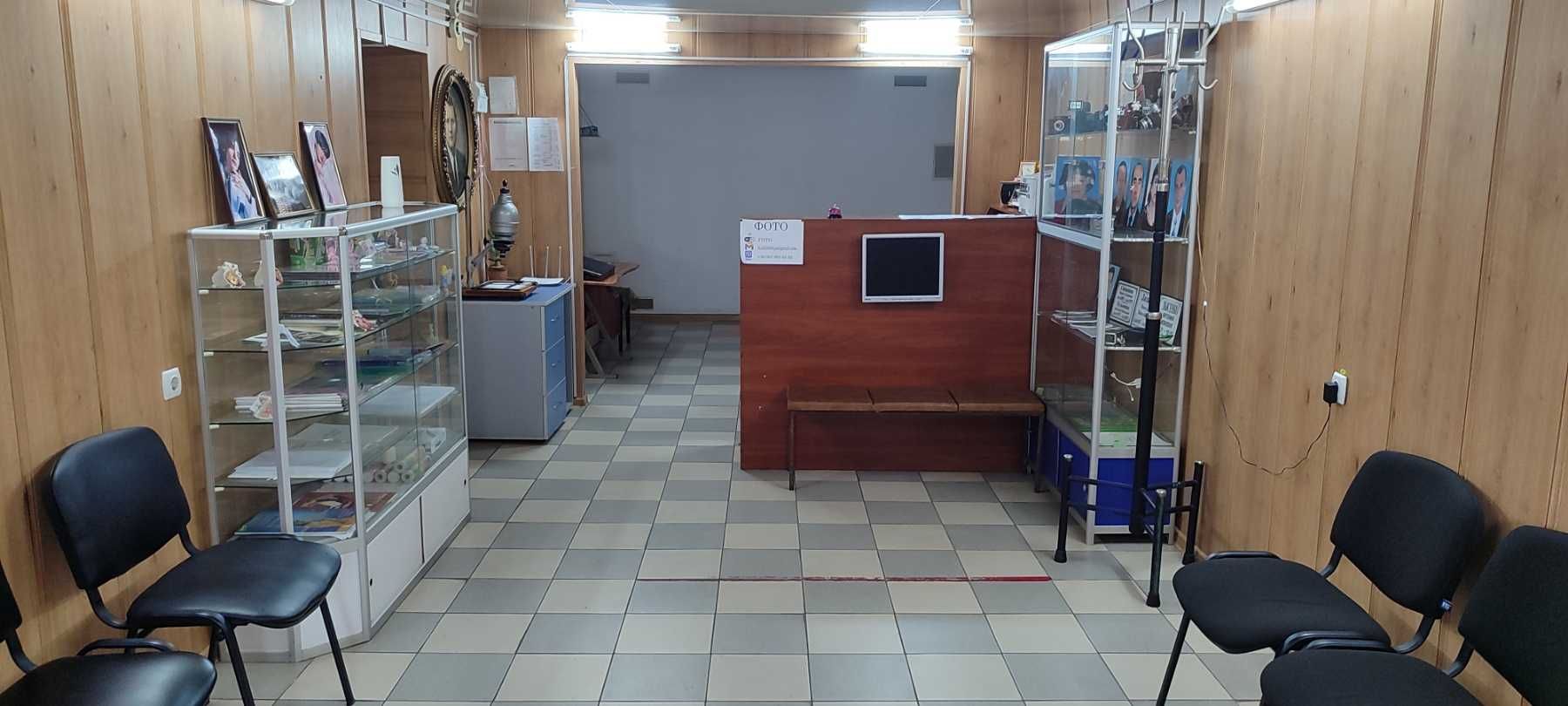 ТОВ продасть підвальне приміщення для офісу/послуг у центрі району