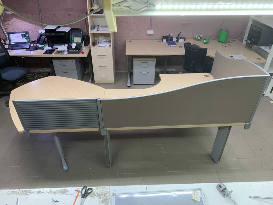 Стол офисный Steel Case(США) с перегородками Б/У в хорошем состоянии