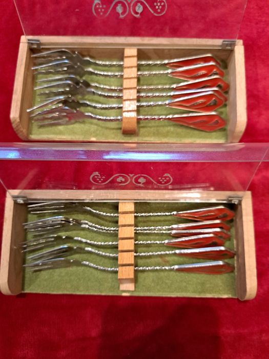 2 zestawy widelczyków