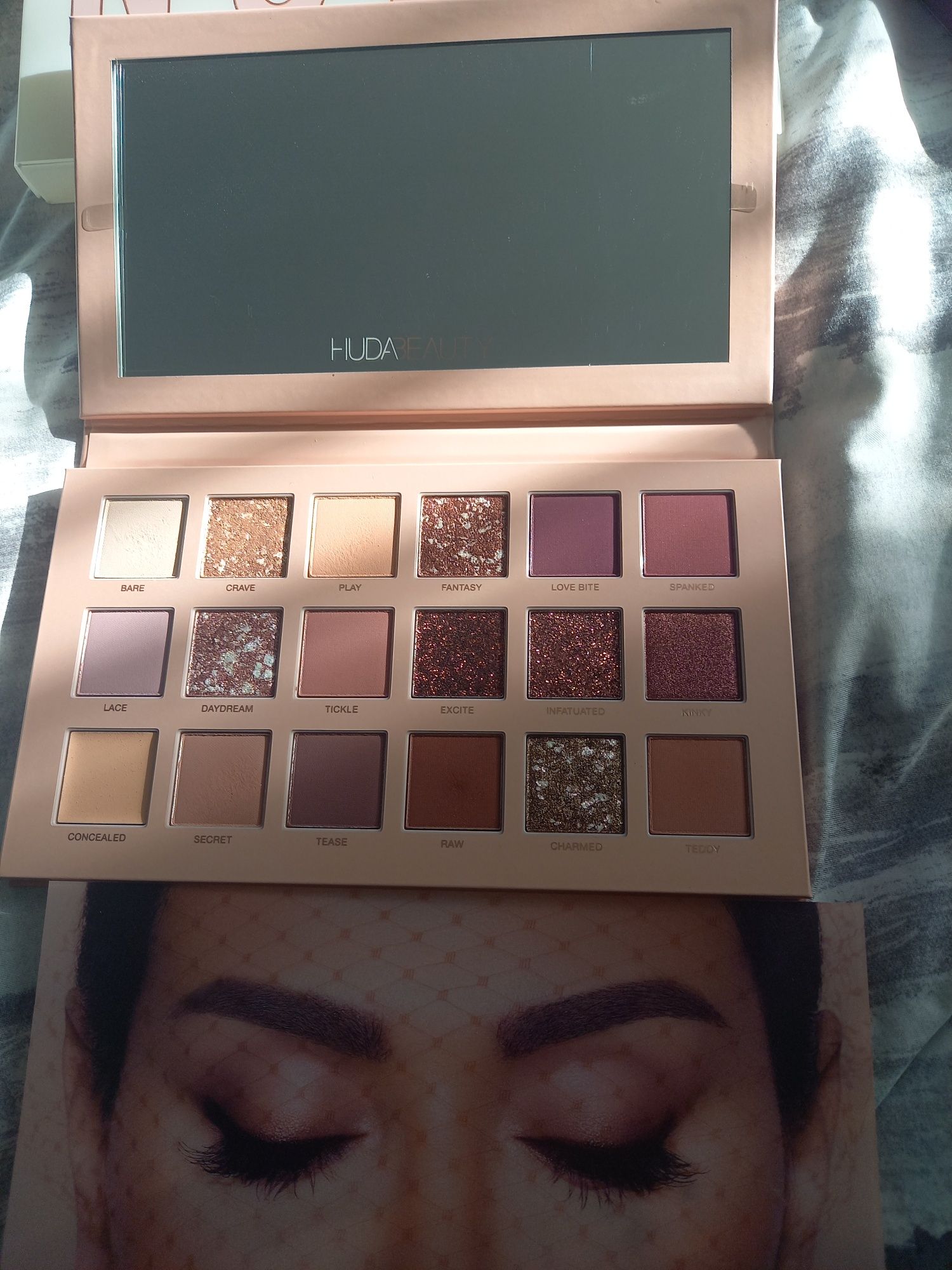 Paleta huda beuty nude