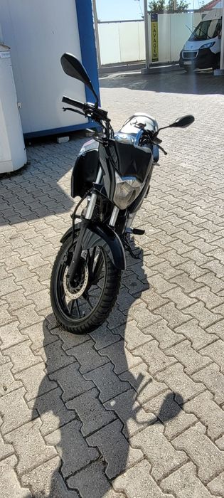 Vende-se CB 125F