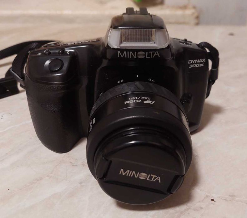 Плёночный фотоаппарат Minolta Dynax 300si плівковий фотоапарат