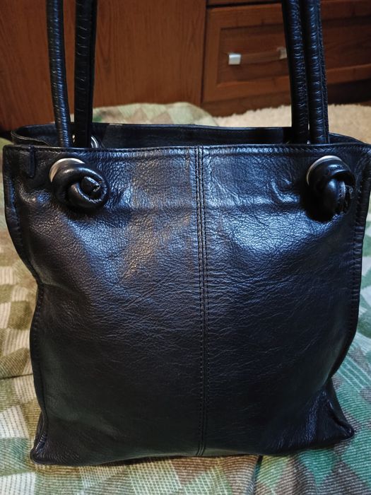 Сумка продається  шкіряна!