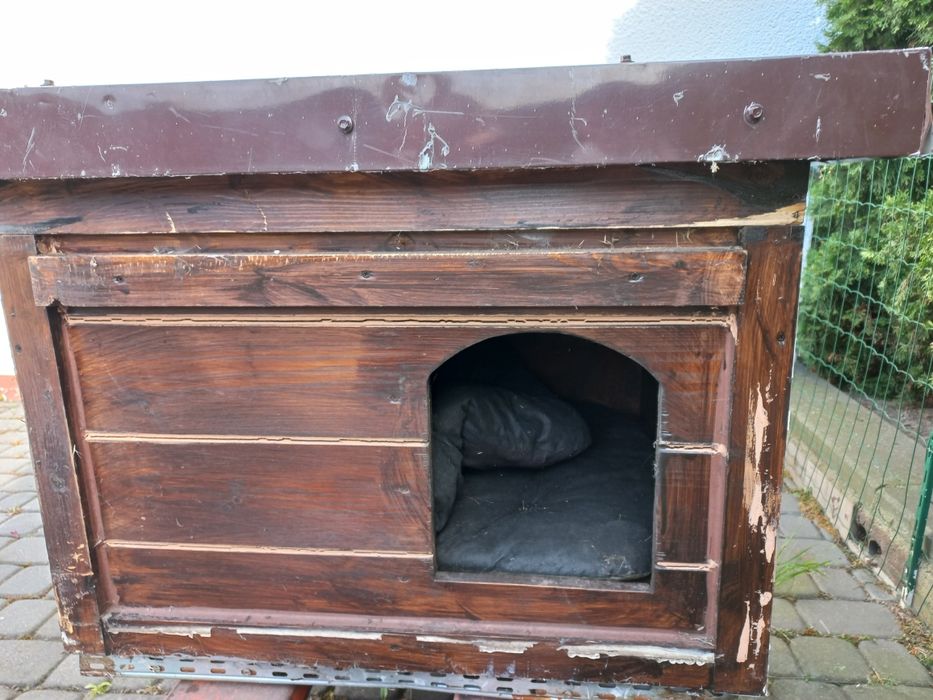 Buda dla psa ocieplona