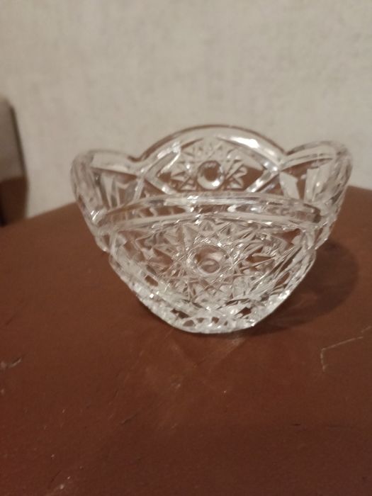Продам хрустальные вазочки