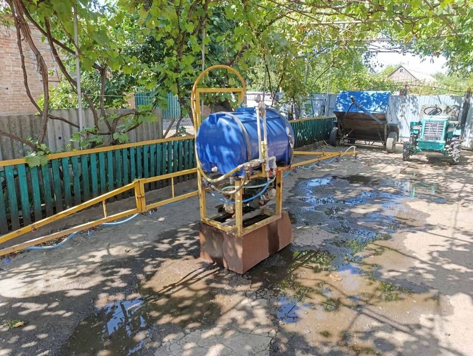 Саморобний оприскувач до міні-трактора