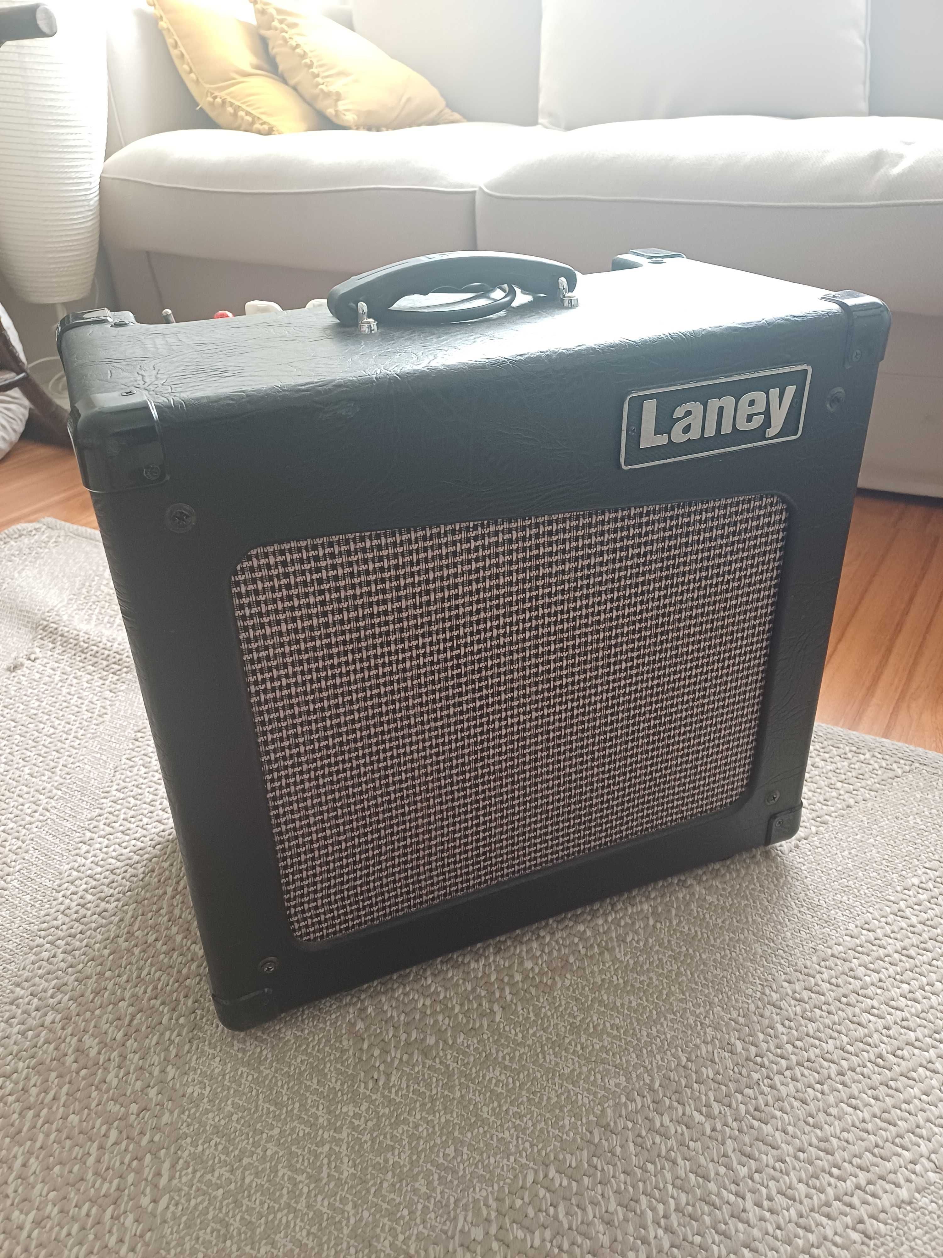 Amplificador de guitarra Laney a válvulas.