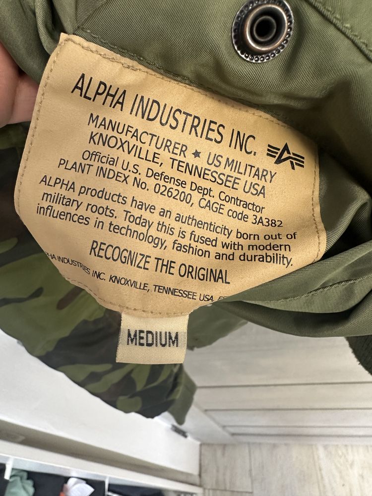Бомбер Alpha Industries M розмір!