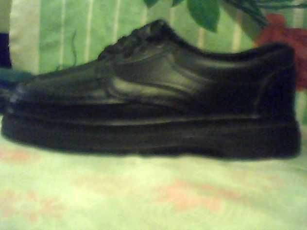 Продаю женские туфли на низком ходу 40 размер