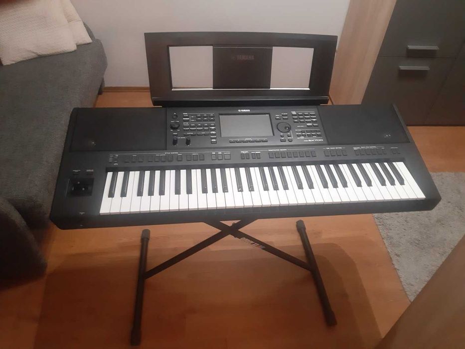 YAMAHA psr SX 700