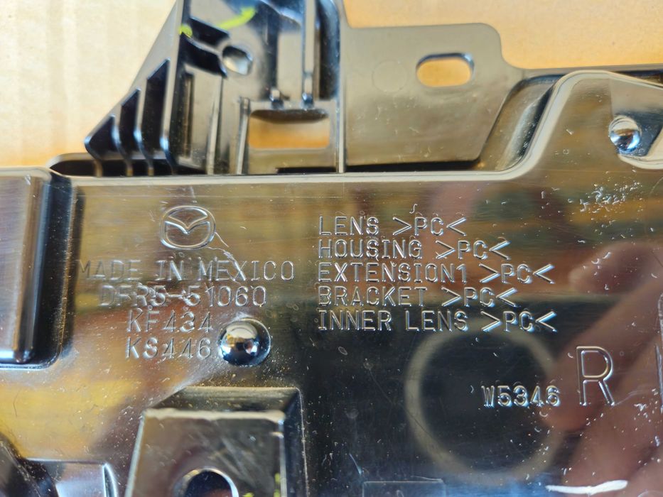 Mazda CX-30, halogeny, kierunkowskazy LED DRL, wer. USA, komplet