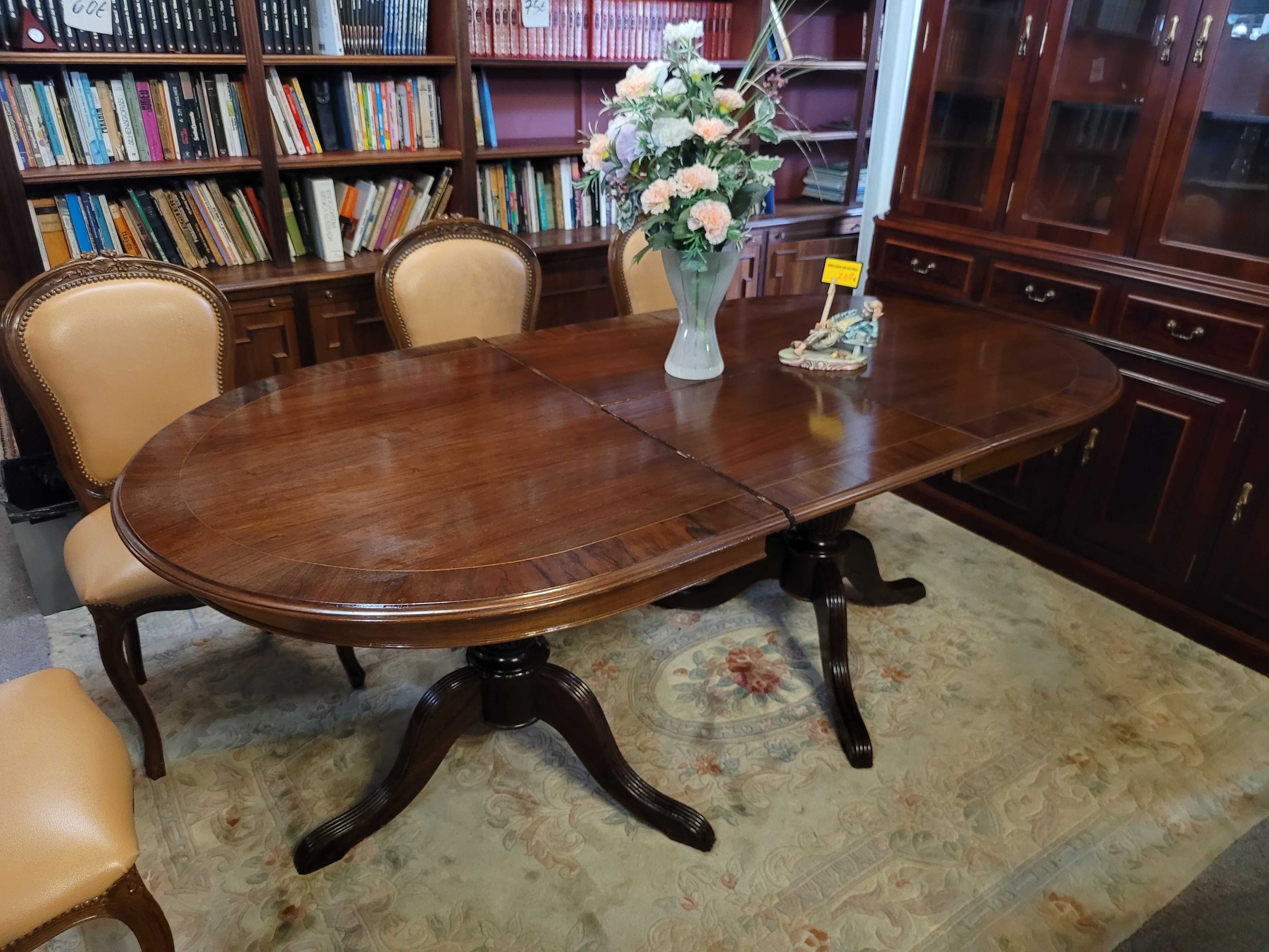 Mesa de sala em madeira com dois pés de galo - extensível - Só a m