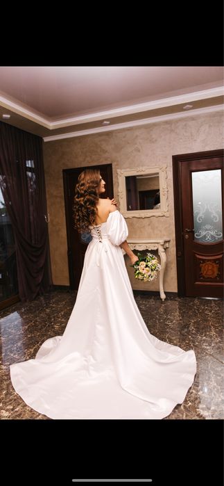Шикарное свадебное платье