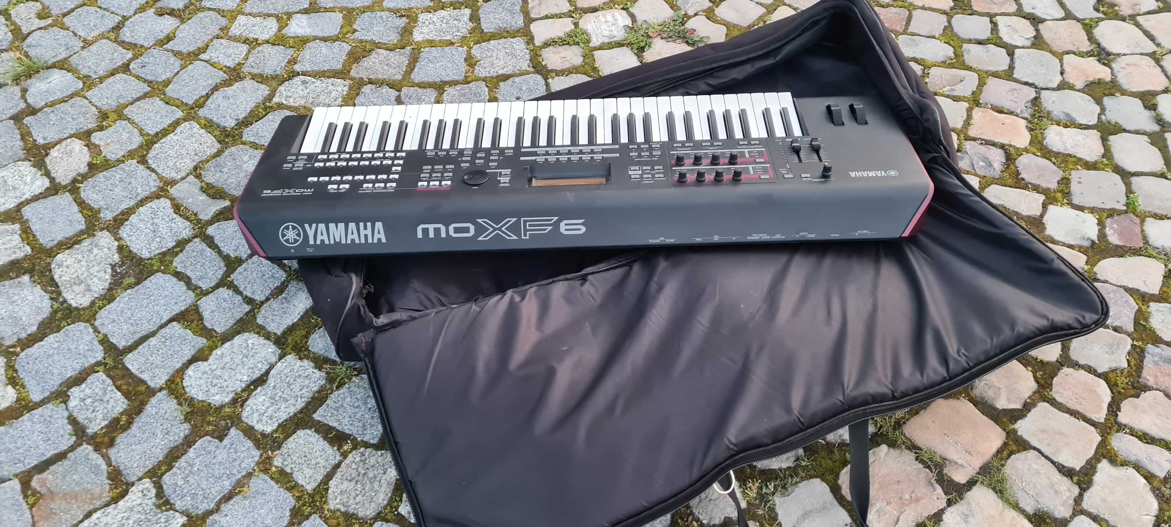 YAMAHA MOXF6 + miękki pokrowiec