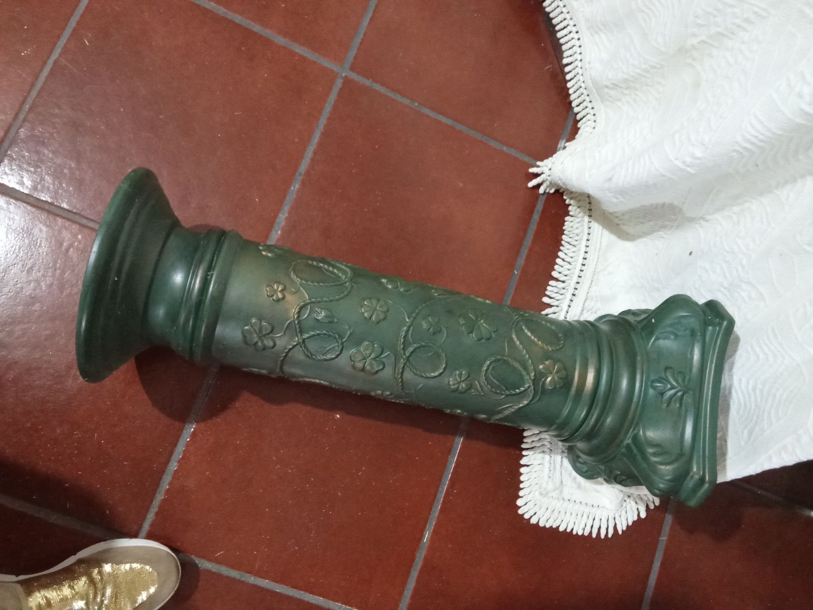 Coluna de suporte para vasos ou estátuas