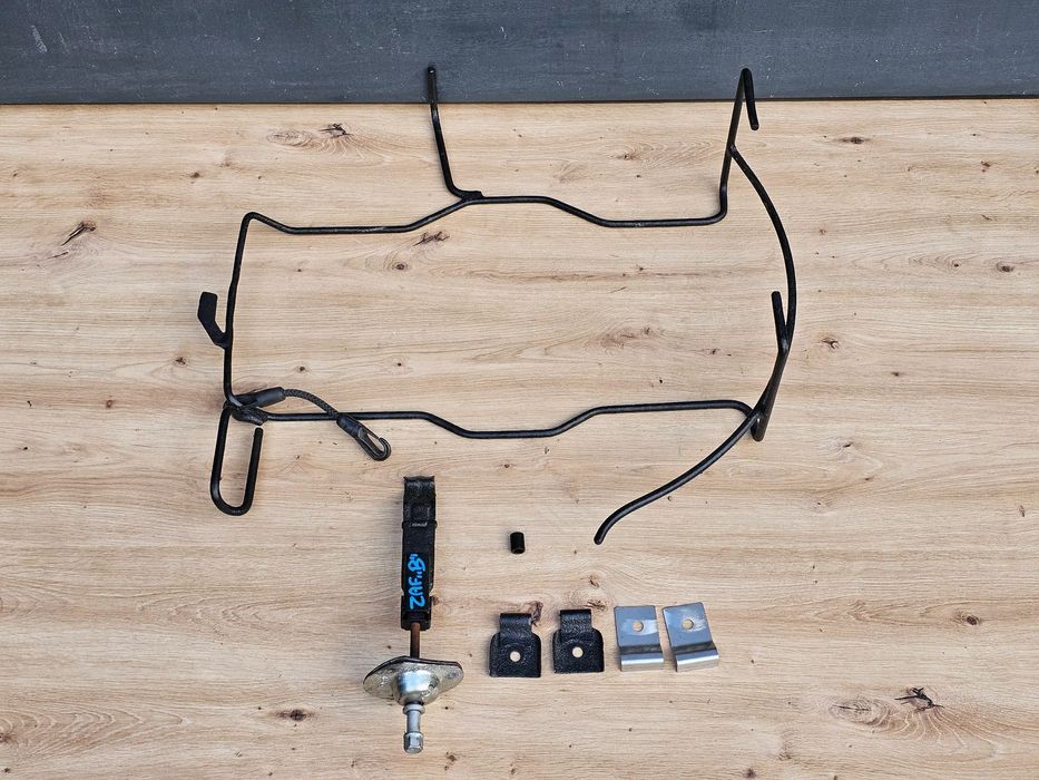 UCHWYT KOSZ MOCOWANIE KOŁA ZAPASOWEGO OPEL ZAFIRA B WYPIASKOWANE I POMALOWANE