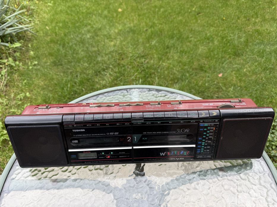 Продам магнитолу Toshiba RT SW70