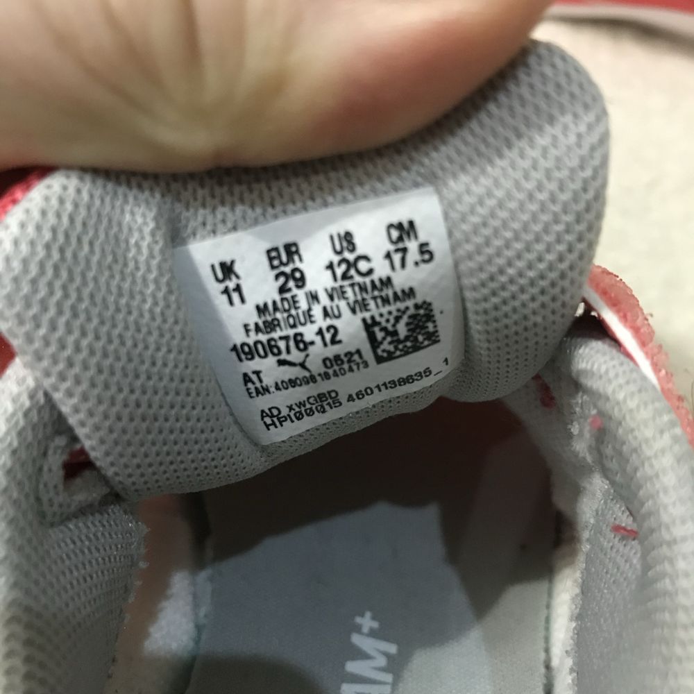 Кроссовки детские PUMA оригинал ЕU29 17,5см. В отличном состоянии