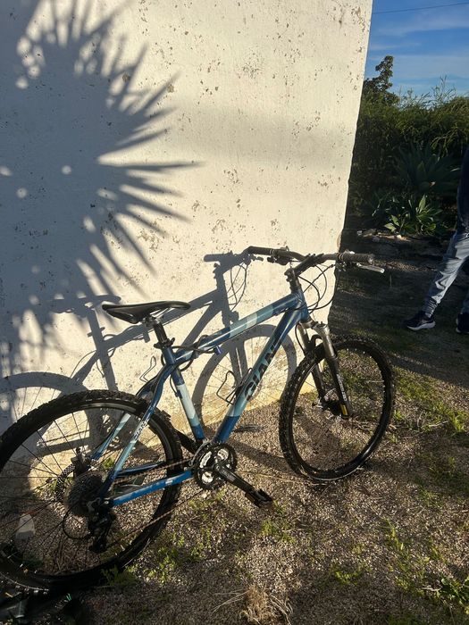 Bicicleta GIANT SR Suntour XCR