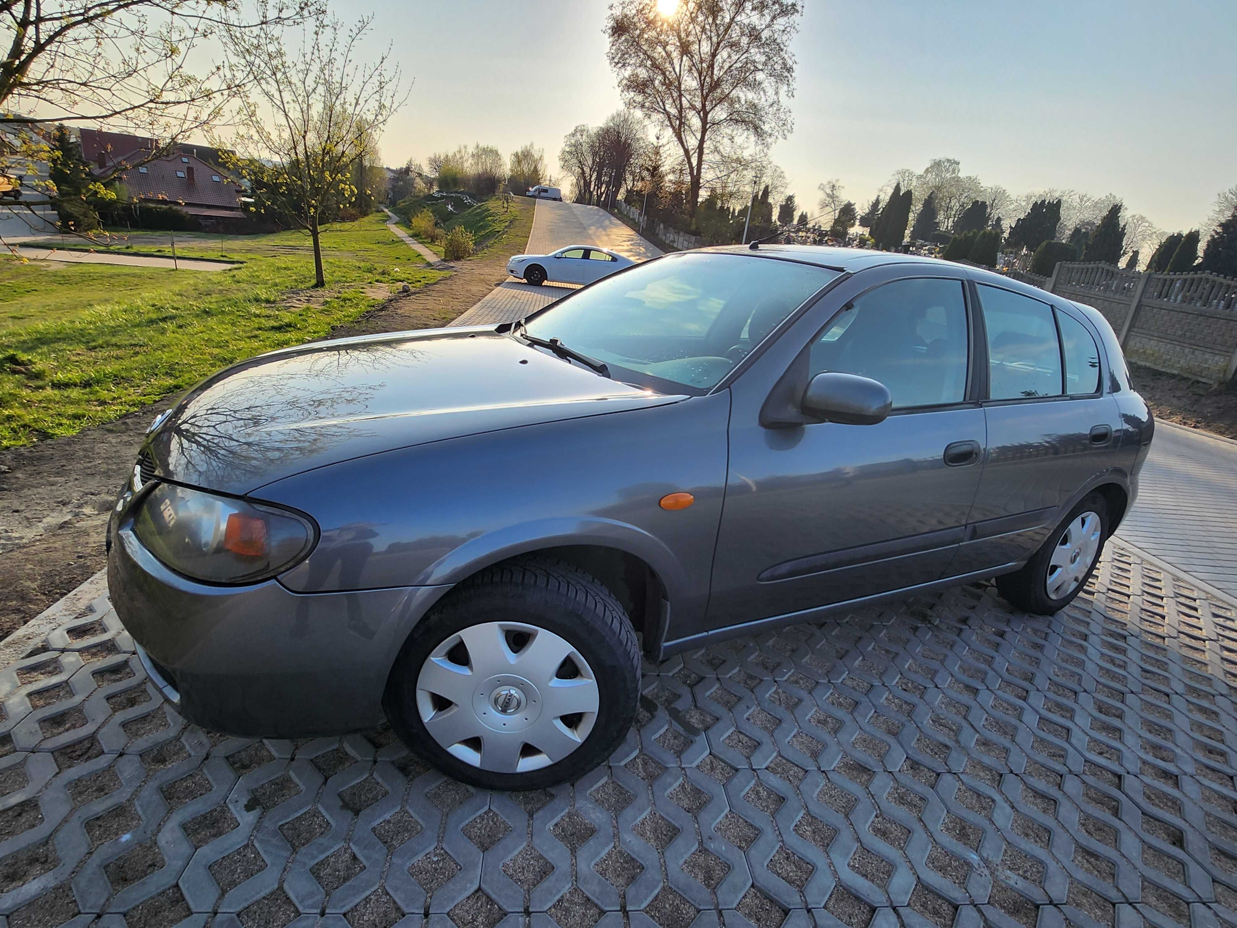Nissan almera 2004r