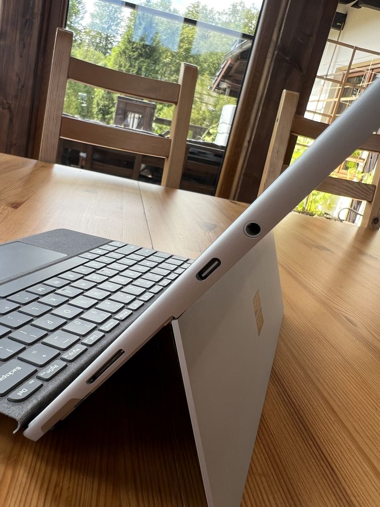 Microsoft surface Go 2, 128GB, 8 RAM, Win11