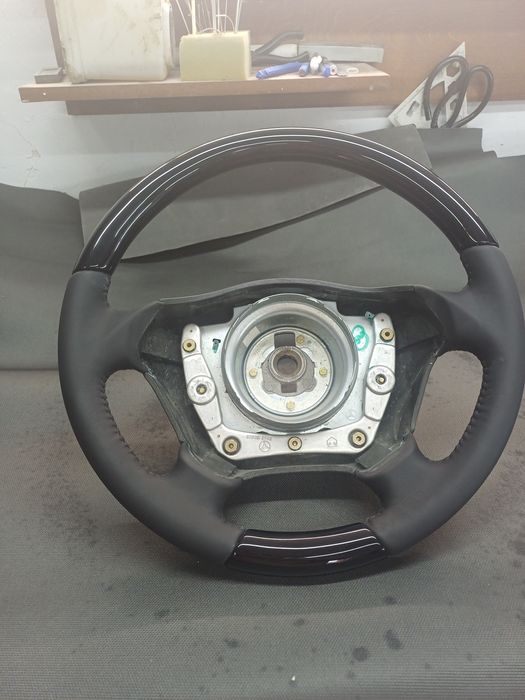 Руль  Mercedes. Дерево.