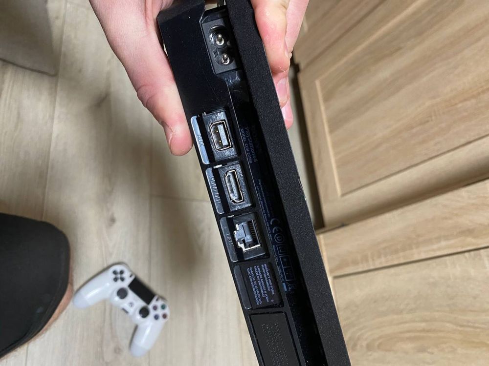 PS 4 slim 2 джойстика
