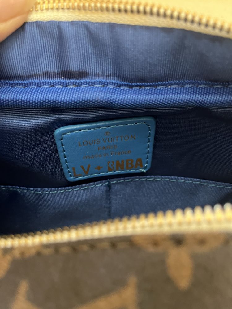Bolsa LV - edição exclusiva NBA