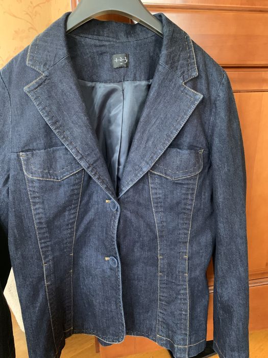Продаю джинсовий піджак жіночий темно-синього кольору