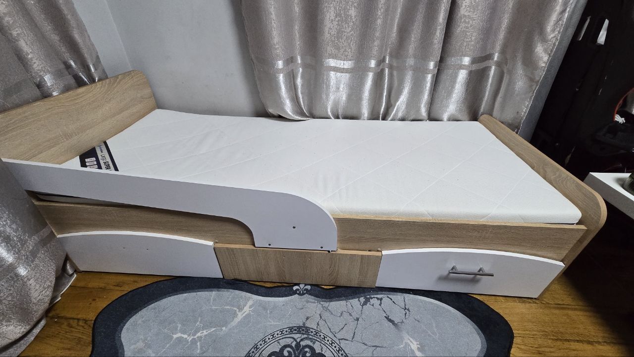 Ліжко з матрасом