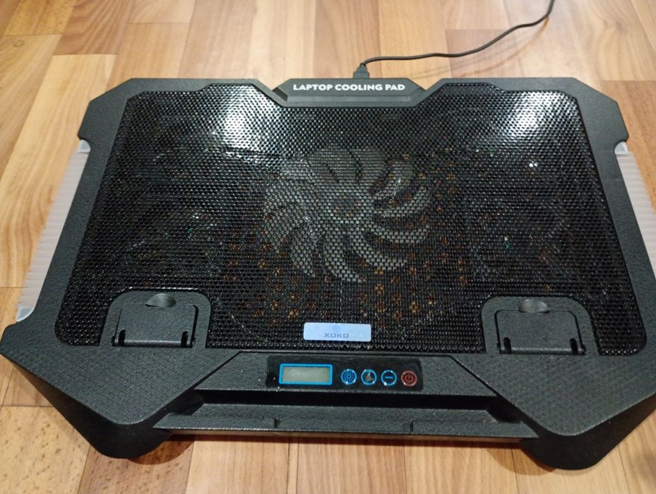 Підставка під ноутбук з вентиляторами
