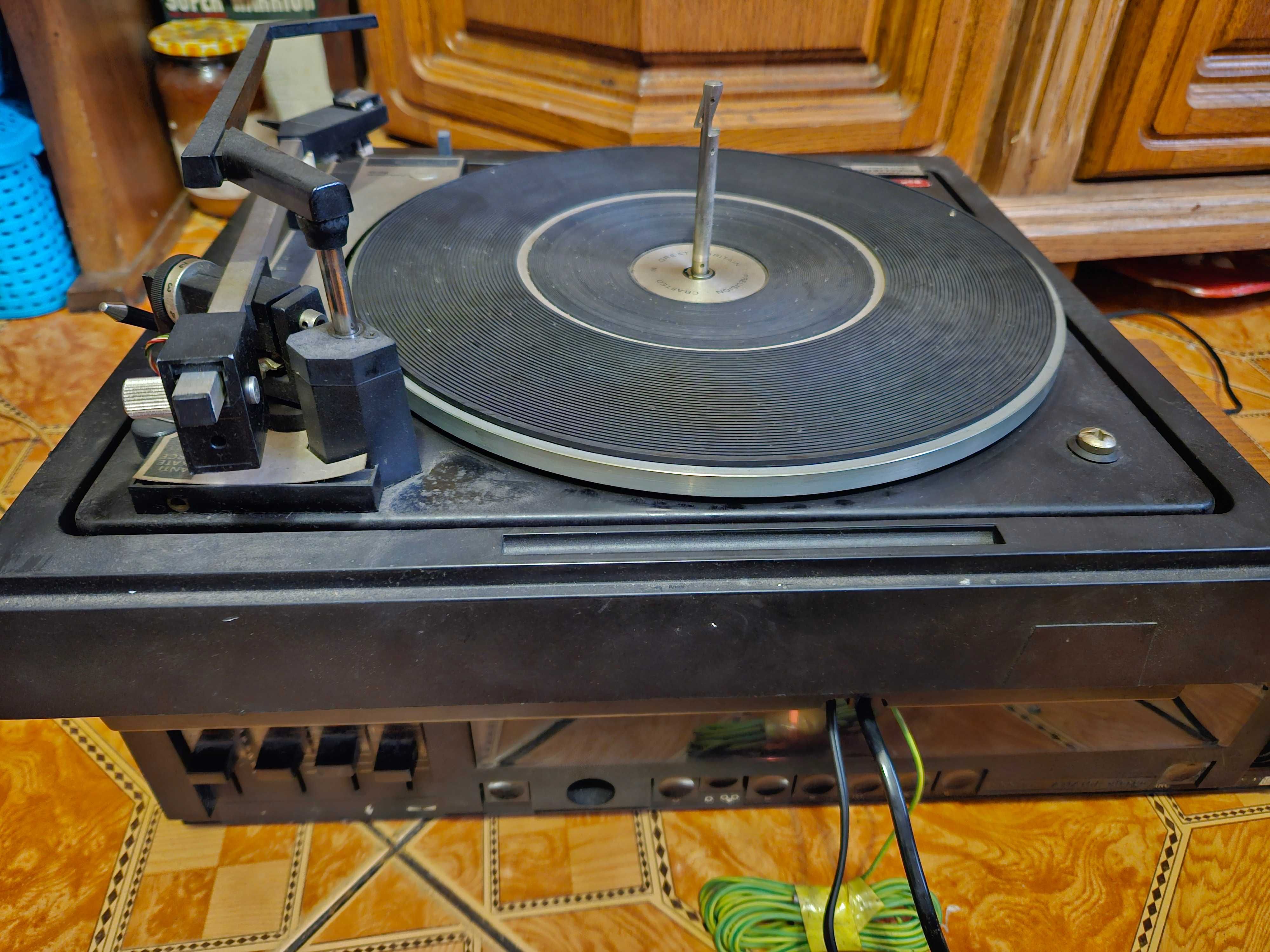 Gramofon Realistic 36A