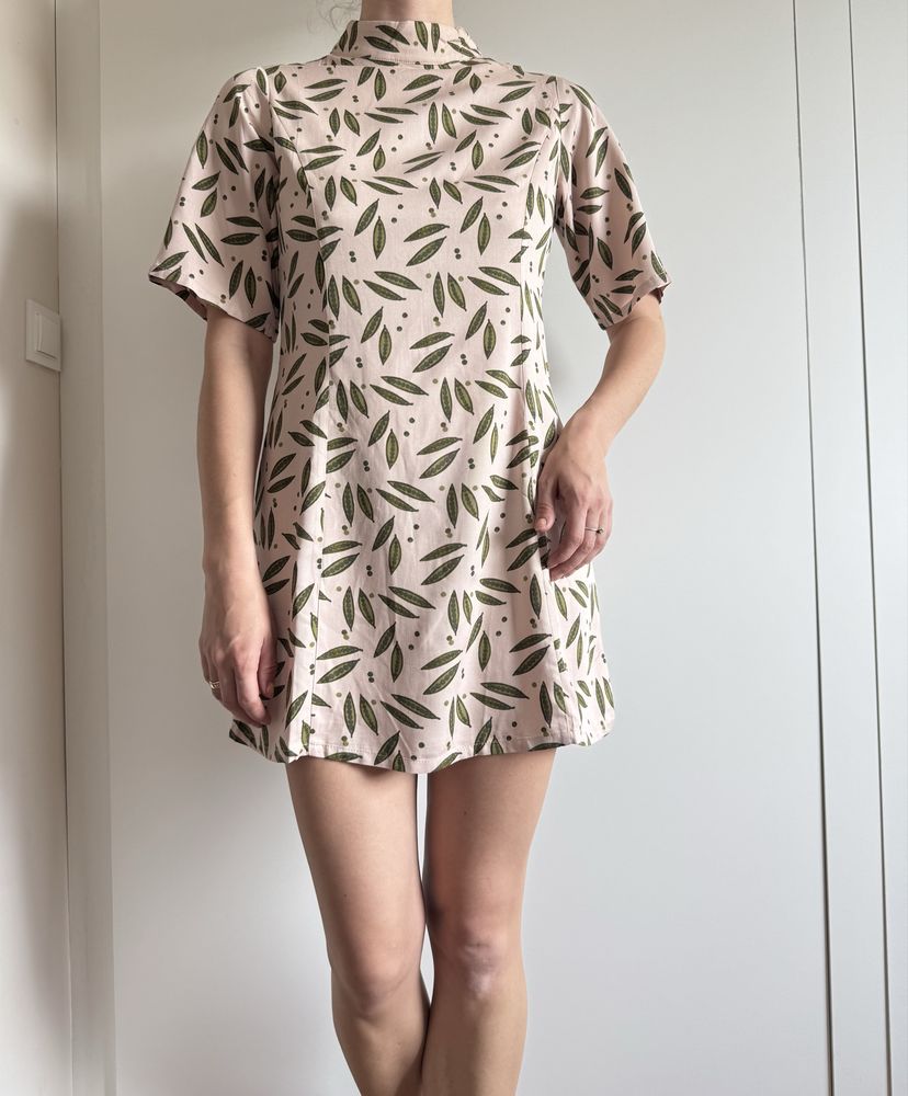 Nowa krotka  sukienka w liscie S compania fantastica wiskoza