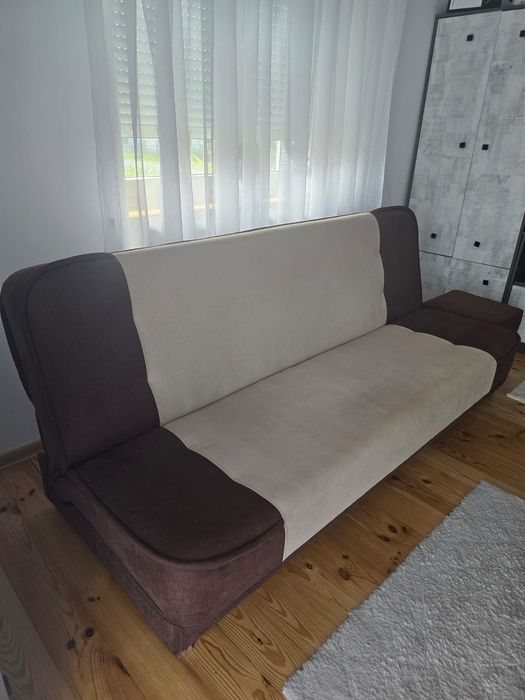 Sofa rozkładana z funkcją spania + pufa